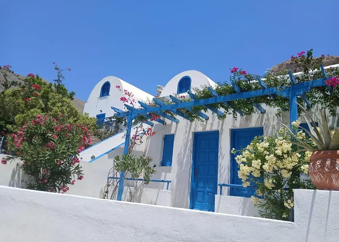 Flora Studios Perissa Santorini